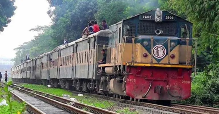 নেত্রকোণায় ট্রেনে কাটা পড়ে অজ্ঞাতনামা ব্যক্তি নিহত